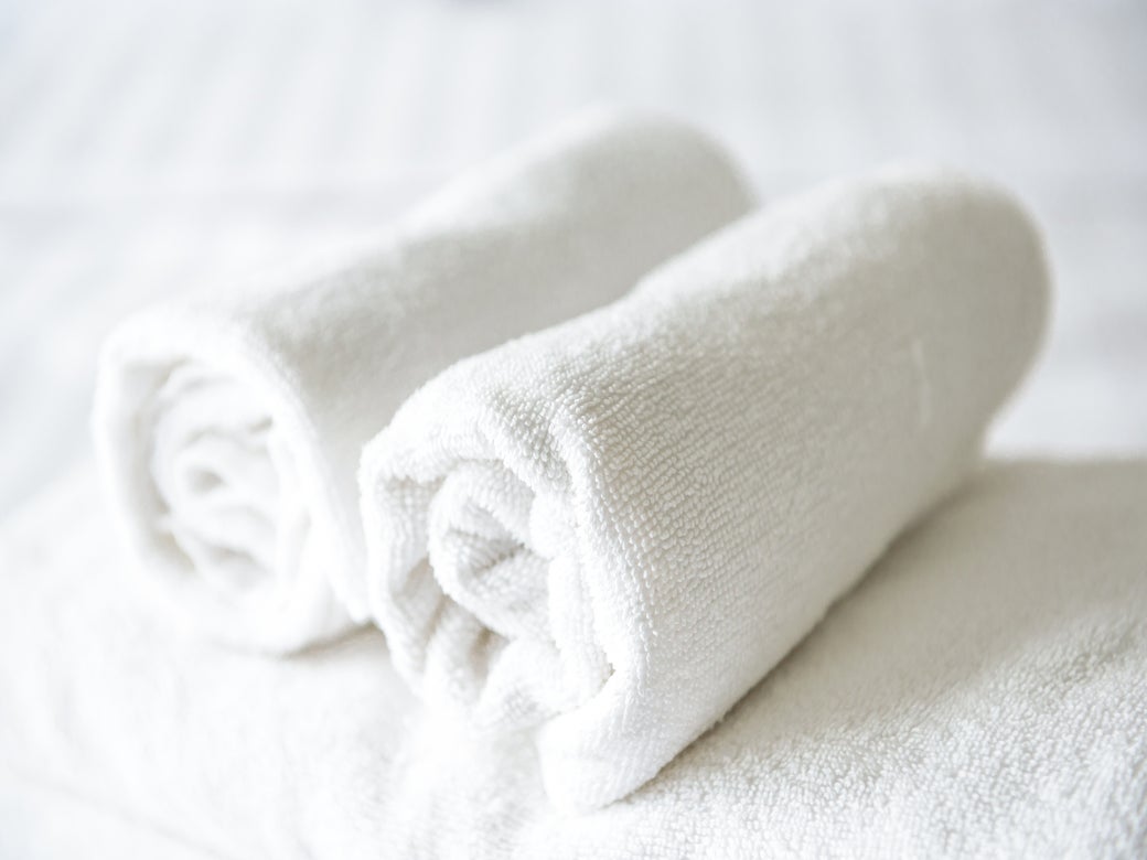 https://www.clorox.com/wp-content/uploads/2021/10/can-you-bleach-white-cotton-towels-do-not-bleach.jpg?width=1040&height=780&fit=crop