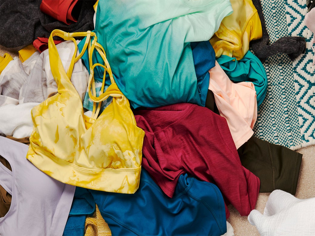 Cómo quitar el mal olor de la ropa | Clorox®