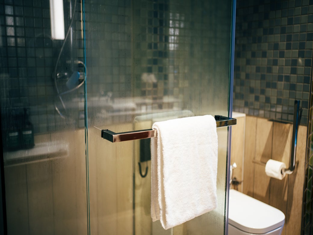 How to Clean Glass Shower Doors With Bleach