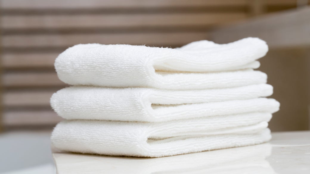https://www.clorox.com/wp-content/uploads/2021/10/how-to-remove-soap-residue-get-washcloths-white-again.jpg?width=1040&height=585&fit=crop