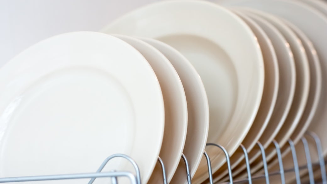 10 Uses for Your Old Plastic Plates