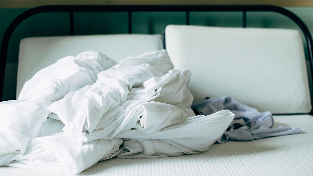 Cómo desinfectar la ropa y matar los gérmenes de la gripe | Clorox®